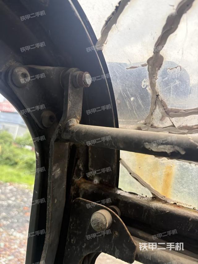 座椅后部(驾驶室部分) 座椅后部(驾驶室部分)