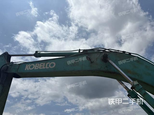 大臂整体 右侧(工作和回转装置) 大臂整体 右侧(工作和回转装置)