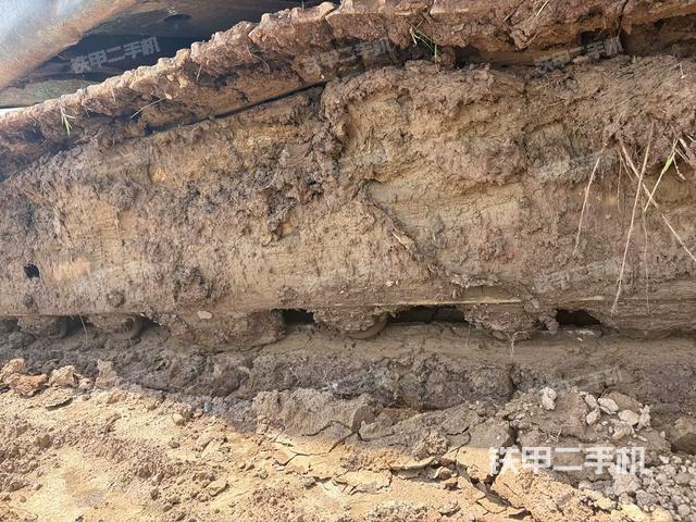 左导向轮(行走机构) 左导向轮(行走机构)