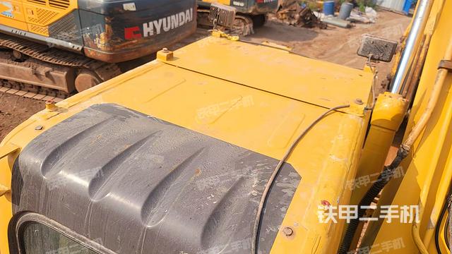 驾驶室顶部（整机外观）