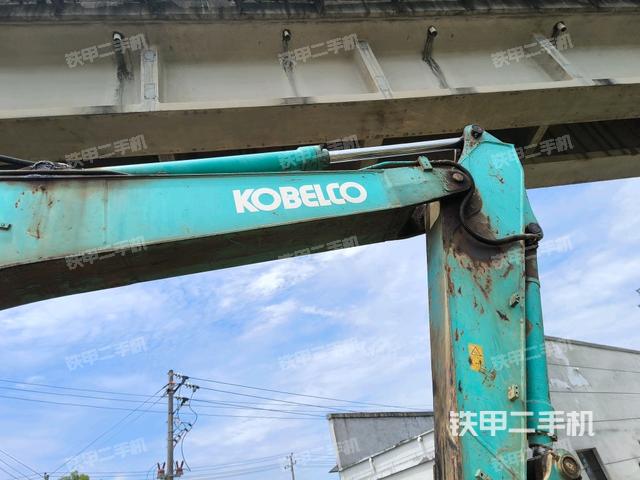 铲斗右后整体(工作和回转装置) 铲斗右后整体(工作和回转装置)