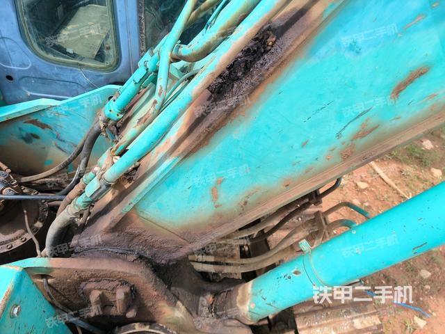 大臂根部 斜视(工作和回转装置) 大臂根部 斜视(工作和回转装置)