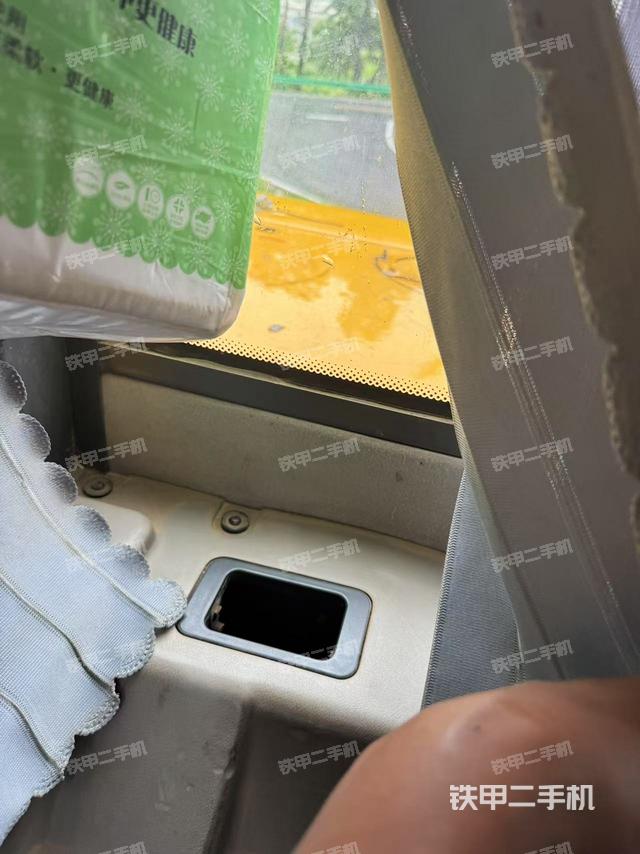 后窗玻璃角标(驾驶室部分) 后窗玻璃角标(驾驶室部分)