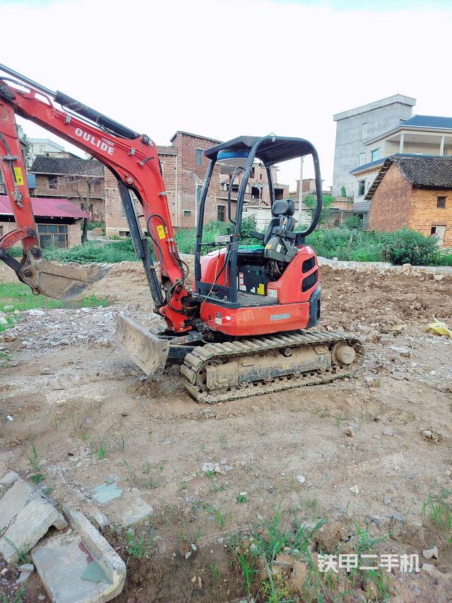 驾驶室整体（整机外观）