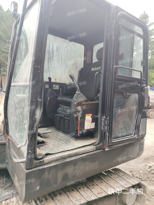 駕駛室整體（整機(jī)外觀）