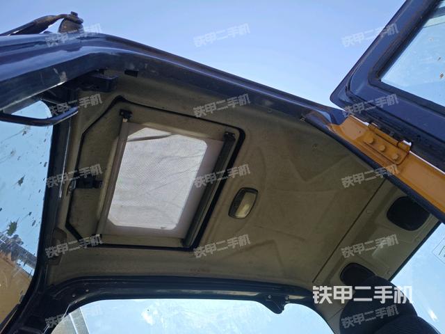 顶棚整体(驾驶室部分) 顶棚整体(驾驶室部分)