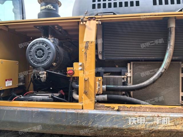 散热器正面(大件舱室) 散热器正面(大件舱室)