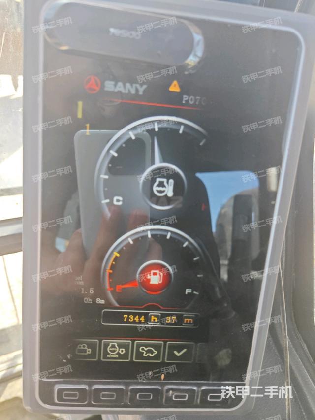 显示屏 (驾驶室部分) 显示屏 (驾驶室部分)