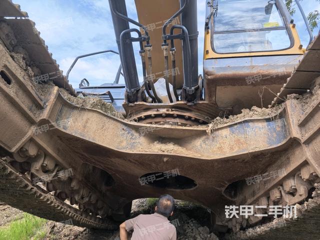 铲斗45度(工作和回转装置) 铲斗45度(工作和回转装置)