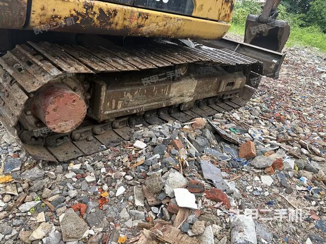 右导向轮(行走机构) 右导向轮(行走机构)