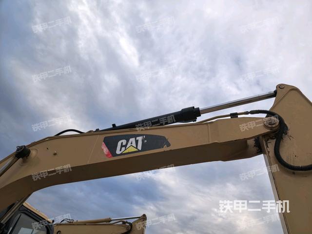 大臂整体 右侧(工作和回转装置) 大臂整体 右侧(工作和回转装置)