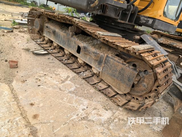 左侧履带整体 (行走机构) 左侧履带整体 (行走机构)