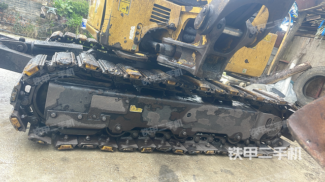 单侧履带整体（整机外观）