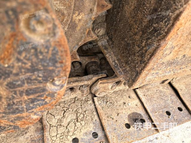 左导向轮(行走机构) 左导向轮(行走机构)