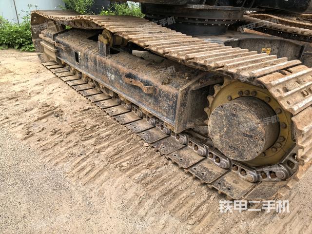 右侧行走马达盖板(行走机构) 右侧行走马达盖板(行走机构)