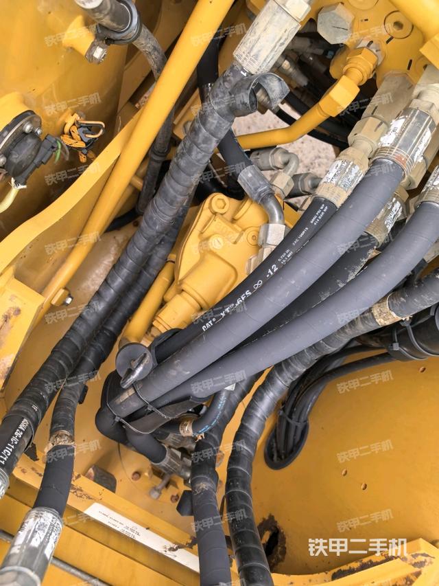 发动机室(上车部件) 发动机室(上车部件)