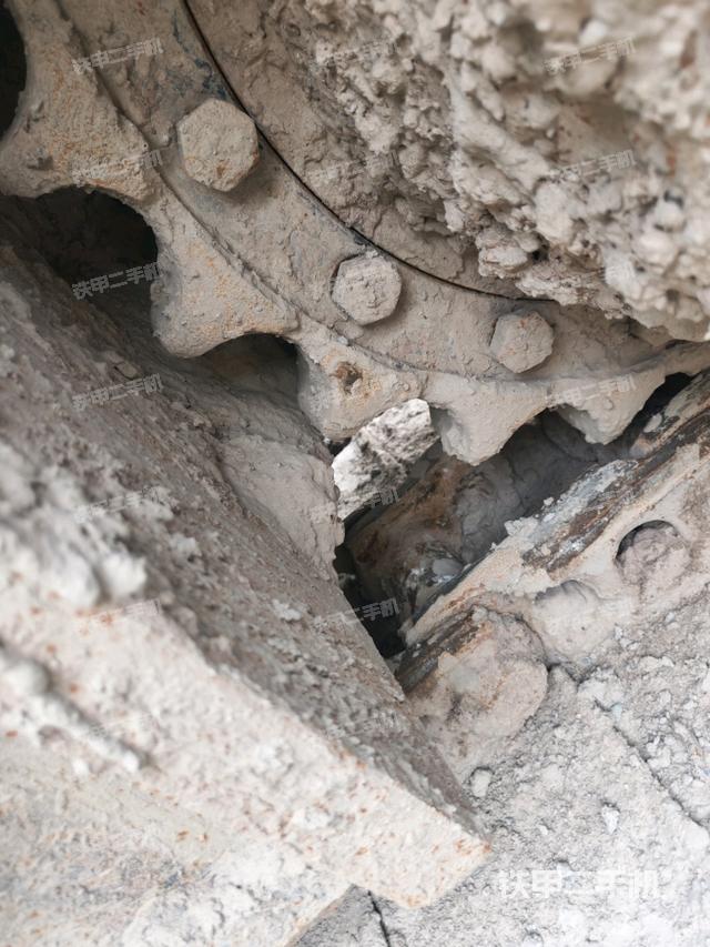 右导向轮(行走机构) 右导向轮(行走机构)