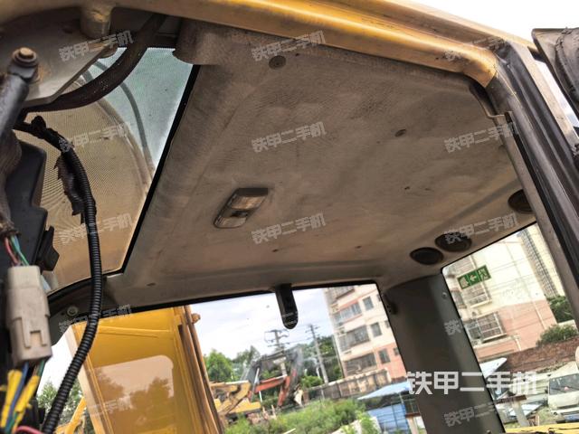 驾驶室正侧(驾驶室部分)  驾驶室正侧(驾驶室部分)