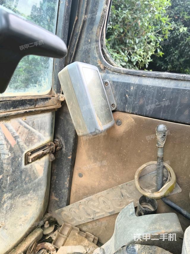 驾驶室整体(整机外观) 驾驶室整体(整机外观)