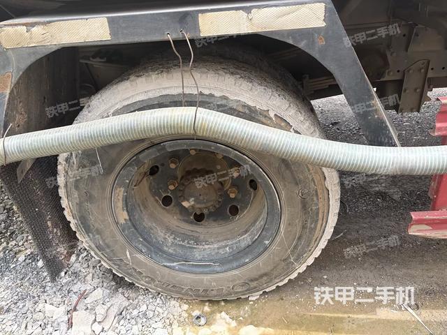 右引导轮/右前轮（行走机构）