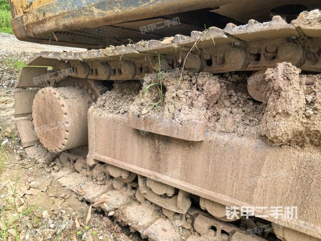 右侧履带整体(行走机构) 右侧履带整体(行走机构)