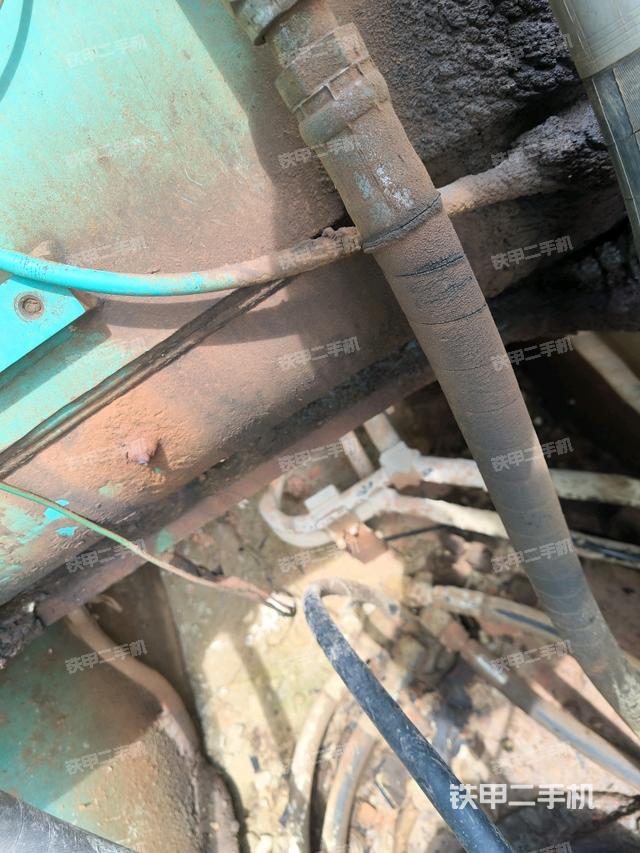 中央回转接头特写(上车部件) 中央回转接头特写(上车部件)