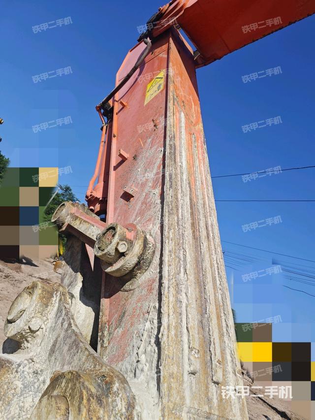 小臂整体左后(工作和回转装置) 小臂整体左后(工作和回转装置)