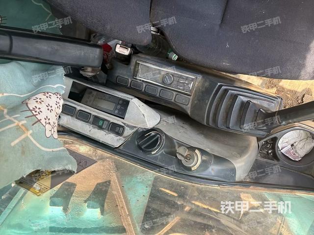 座椅后部(驾驶室部分) 座椅后部(驾驶室部分)