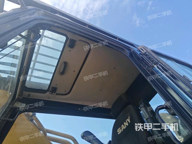 顶棚整体(驾驶室部分) 顶棚整体(驾驶室部分)