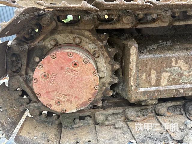 右侧履带整体 (行走机构) 右侧履带整体 (行走机构)