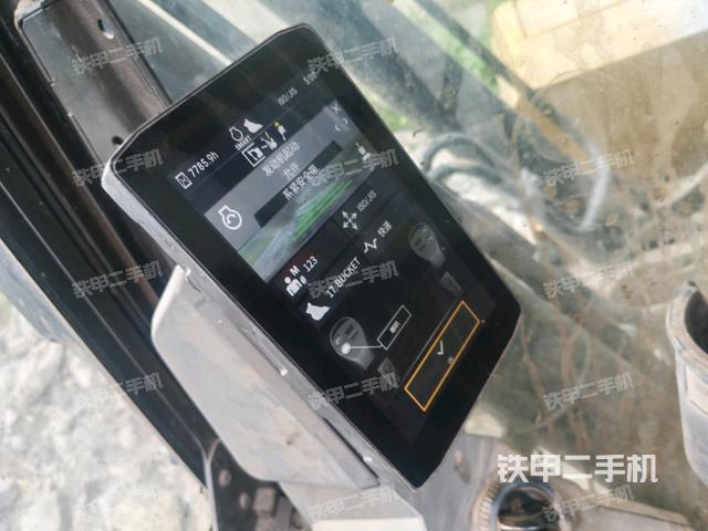 显示屏 (驾驶室部分) 显示屏 (驾驶室部分)