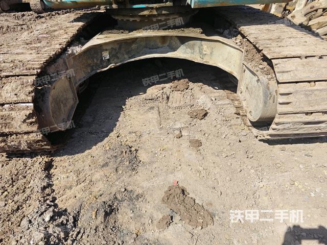 轉(zhuǎn)盤和下車架正前（工作和回轉(zhuǎn)裝置）