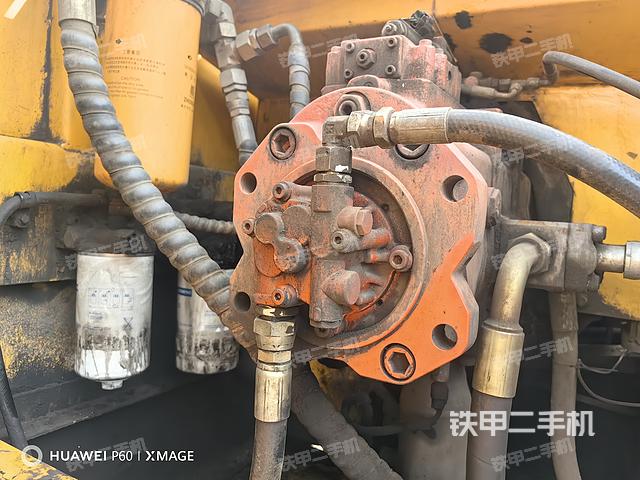 液压泵舱室正面整体(整机外观) 液压泵舱室正面整体(整机外观)