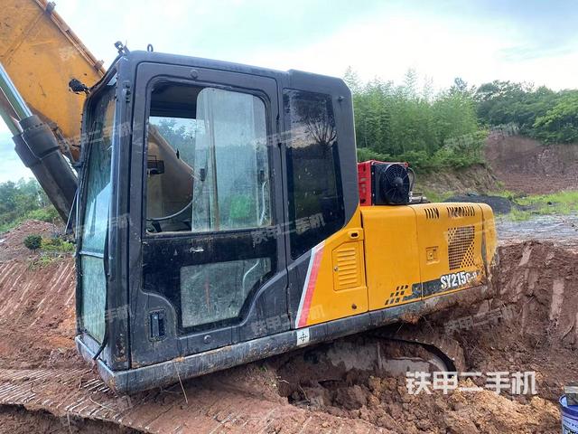 三一重工SY215C挖掘機(jī)