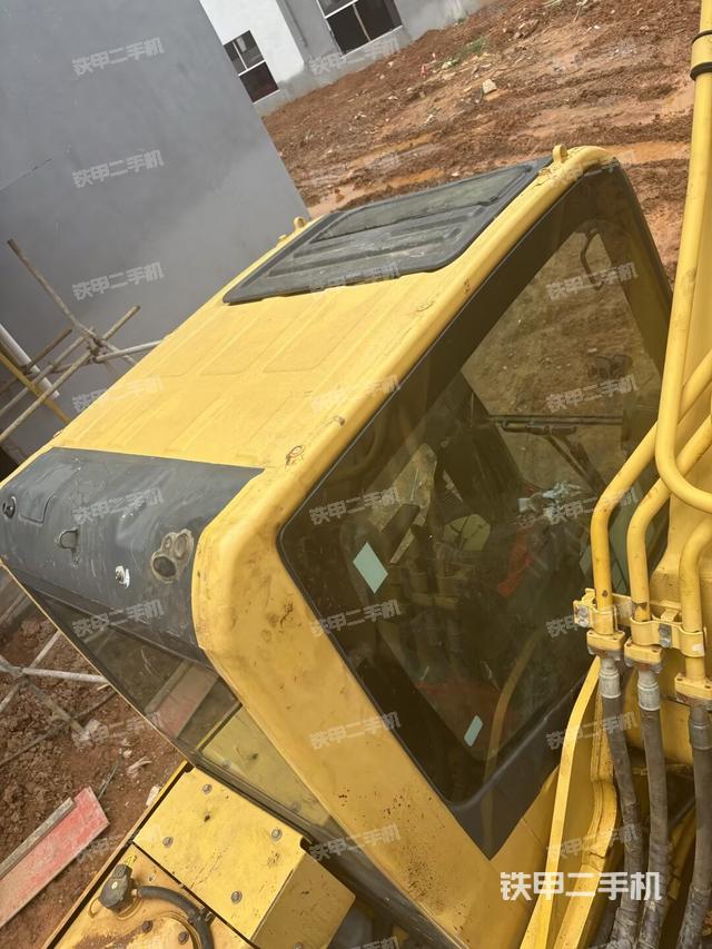 气门室盖螺丝特写(上车部件) 气门室盖螺丝特写(上车部件)