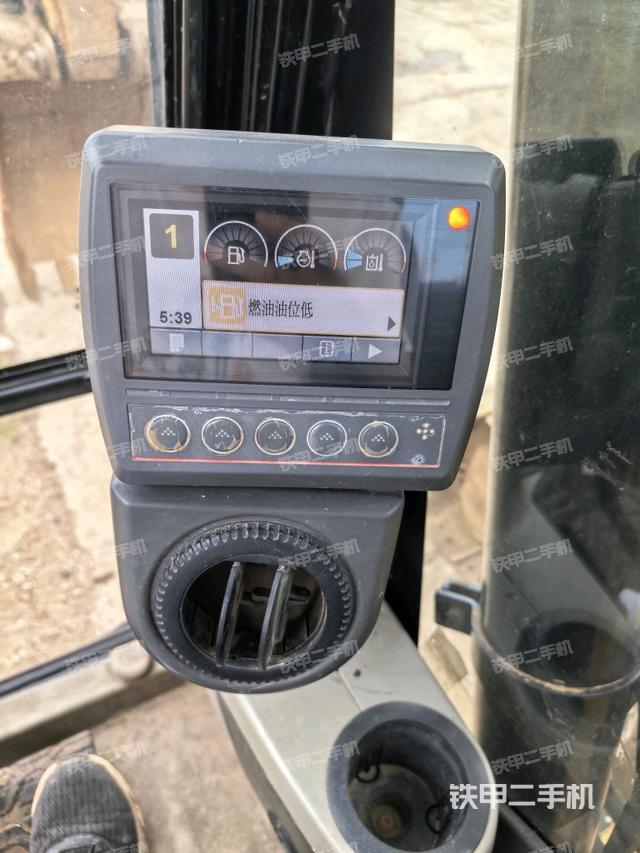 显示屏 (驾驶室部分) 显示屏 (驾驶室部分)