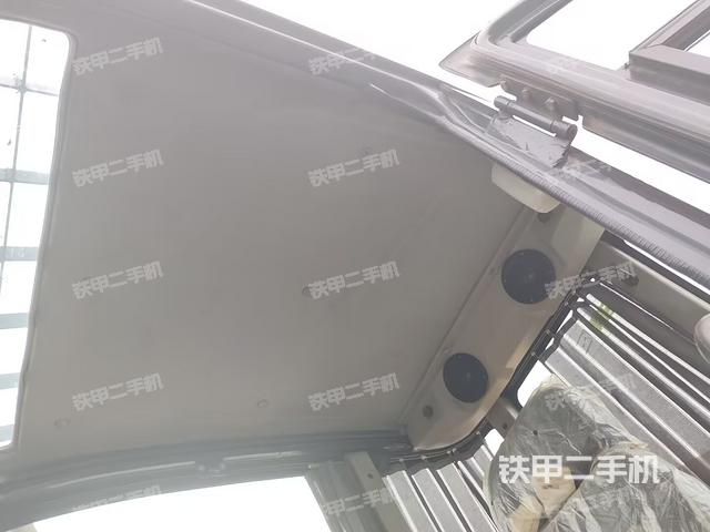 顶棚整体(驾驶室部分) 顶棚整体(驾驶室部分)
