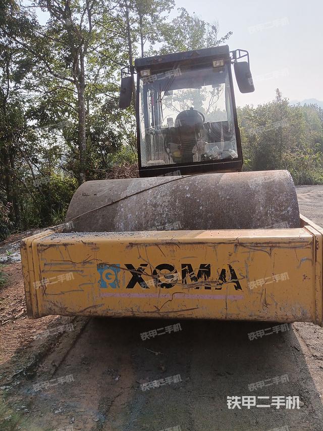 整机右后45°(设备外观及核心部件) 整机右后45°(设备外观及核心部件)