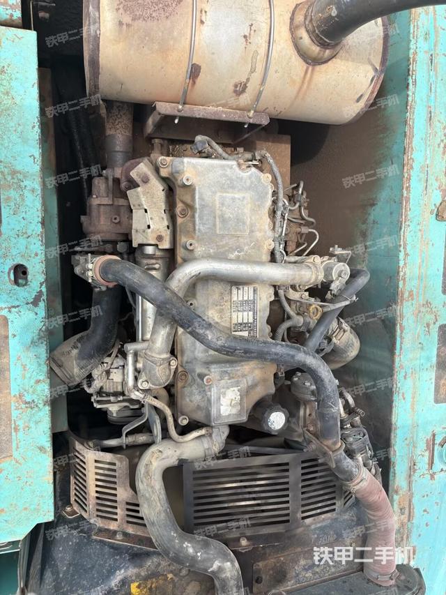 气门室盖螺丝特写(上车部件) 气门室盖螺丝特写(上车部件)