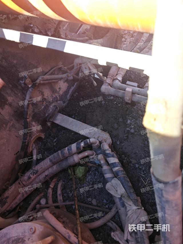 中央回转接头特写(上车部件) 中央回转接头特写(上车部件)