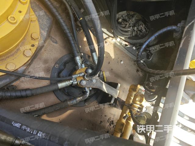 中央回转接头特写(上车部件) 中央回转接头特写(上车部件)