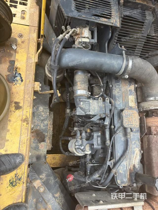 中央回转接头特写(上车部件) 中央回转接头特写(上车部件)