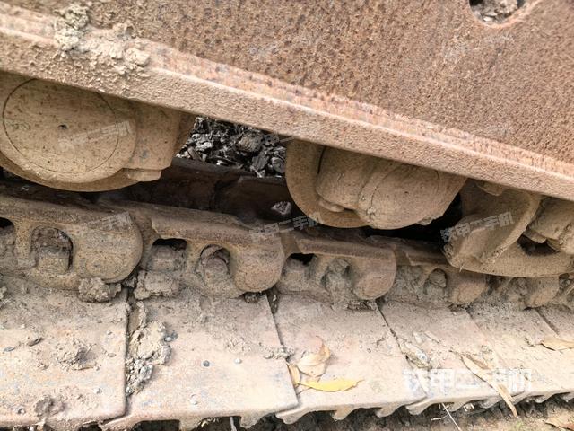 左导向轮(行走机构) 左导向轮(行走机构)