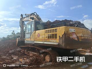 雷沃重工FR370E挖掘机实拍图片