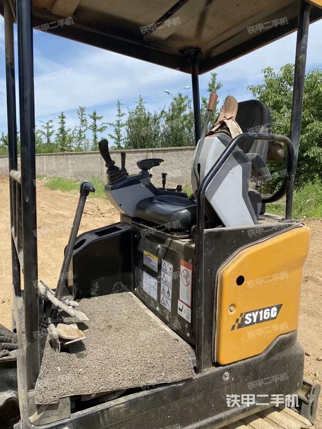 驾驶室整体（整机外观）