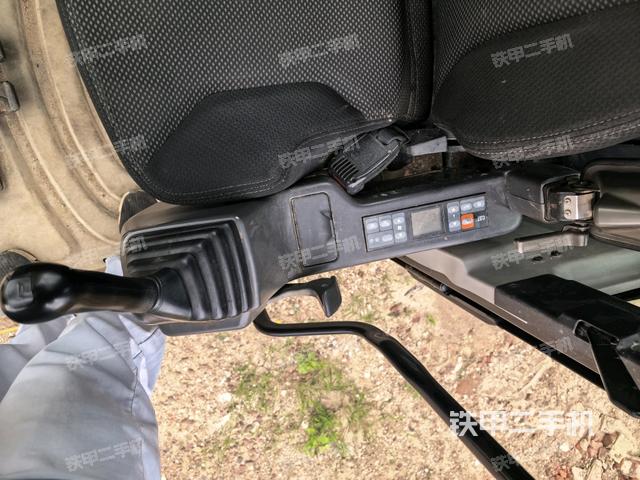 后窗玻璃角标(驾驶室部分) 后窗玻璃角标(驾驶室部分)