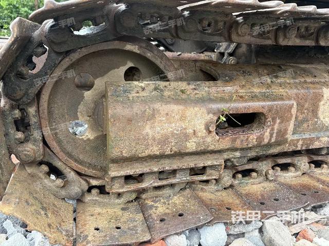 左导向轮(行走机构) 左导向轮(行走机构)