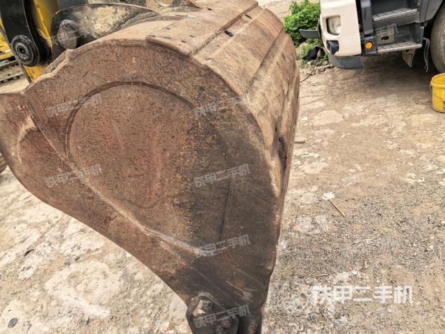 铲斗45度(工作和回转装置) 铲斗45度(工作和回转装置)