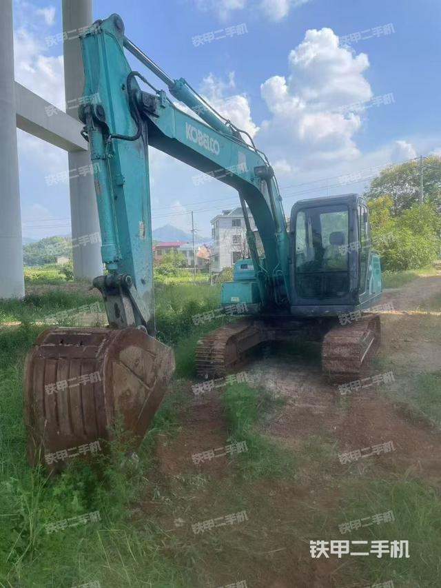 神鋼SK140LC-8挖掘機(jī)