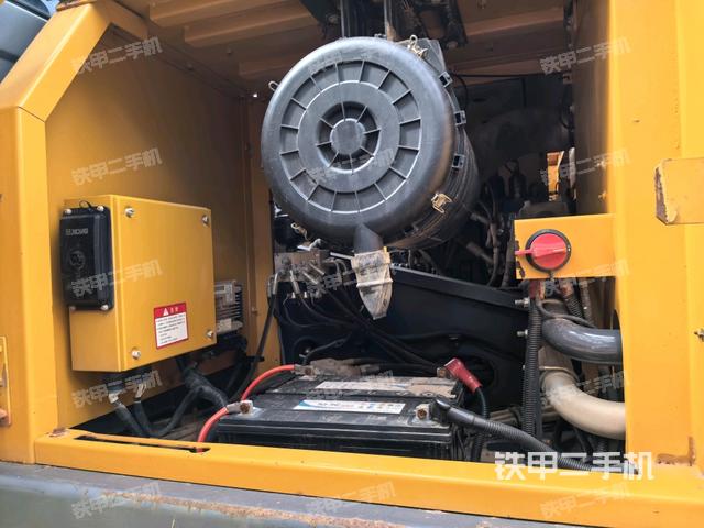 液压泵斜45 左(大件舱室) 液压泵斜45 左(大件舱室)